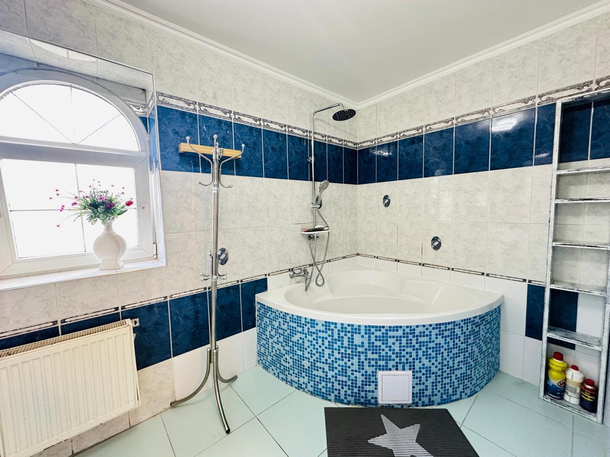 Апартаменты Kael Aparment 04 Теплице Экстерьер фото