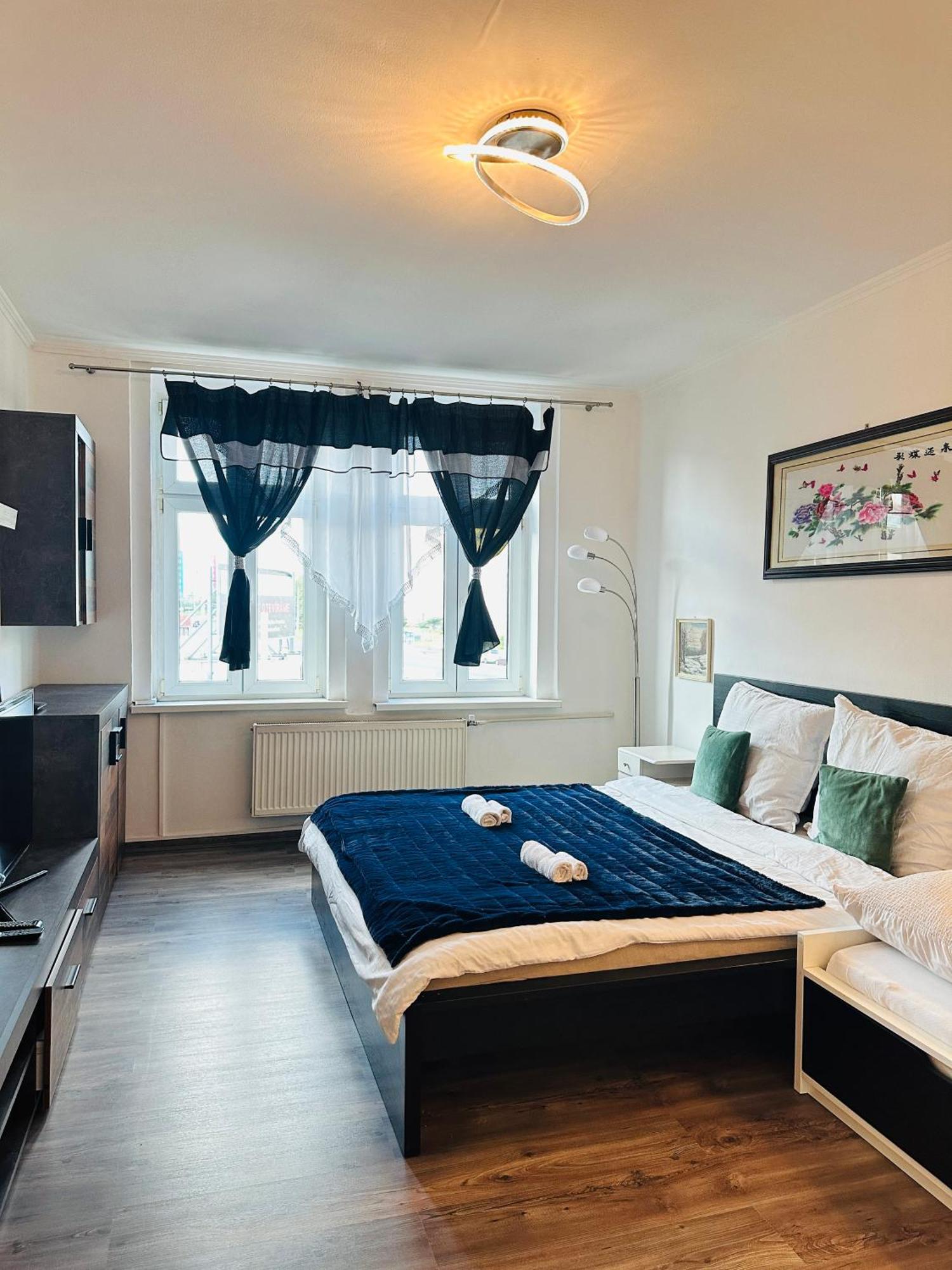 Апартаменты Kael Aparment 04 Теплице Экстерьер фото
